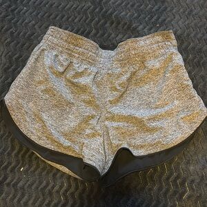 Lululemon choose a side short